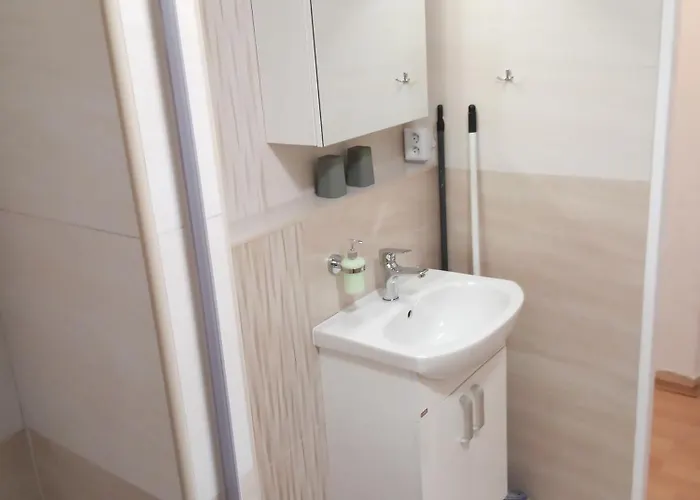 Soukrome 1 *